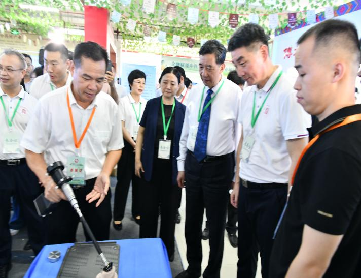 Great News! Chunli Medical's Surgical Robot Makes Its Debut at the 2025 15th Yulin Traditional Chinese Medicine Expo & the 1st Yulin Traditional Chinese Medicine Cultural Tourism Festival